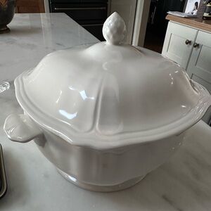 Elegant White Ceramic Tureen Vintage Ironstone